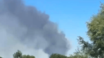 На Київщині масштабна пожежа на складах після атаки Росії - 304x171