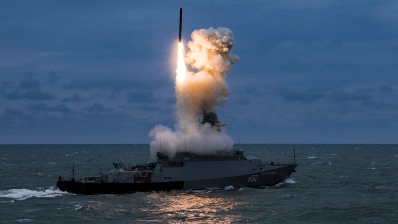 В ВМС объяснили, почему Россия практически не применяет "Калибры" для обстрелов Украины