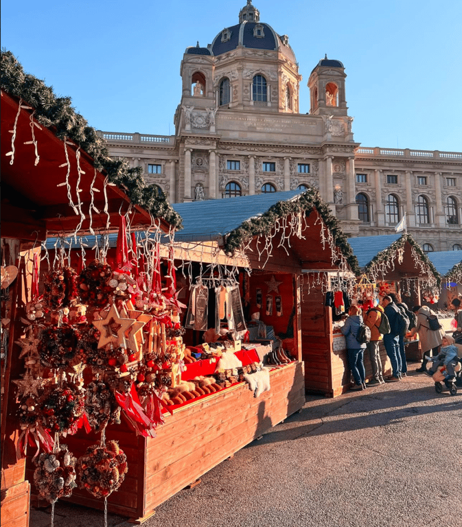 Впечатляющая атмосфера рождественских ярмарок Вены — фоторепортаж - фото 1