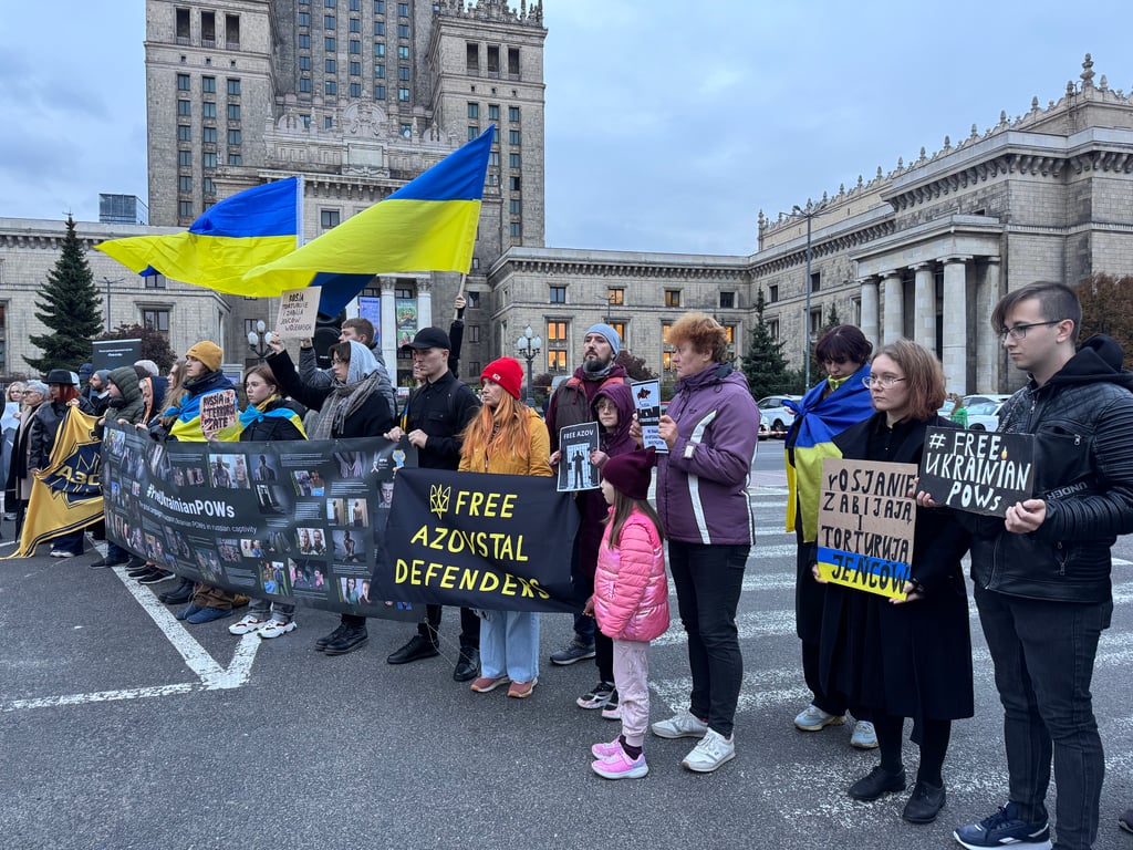 У Варшаві відбулась акція на підтримку військовополонених — фото - фото 9