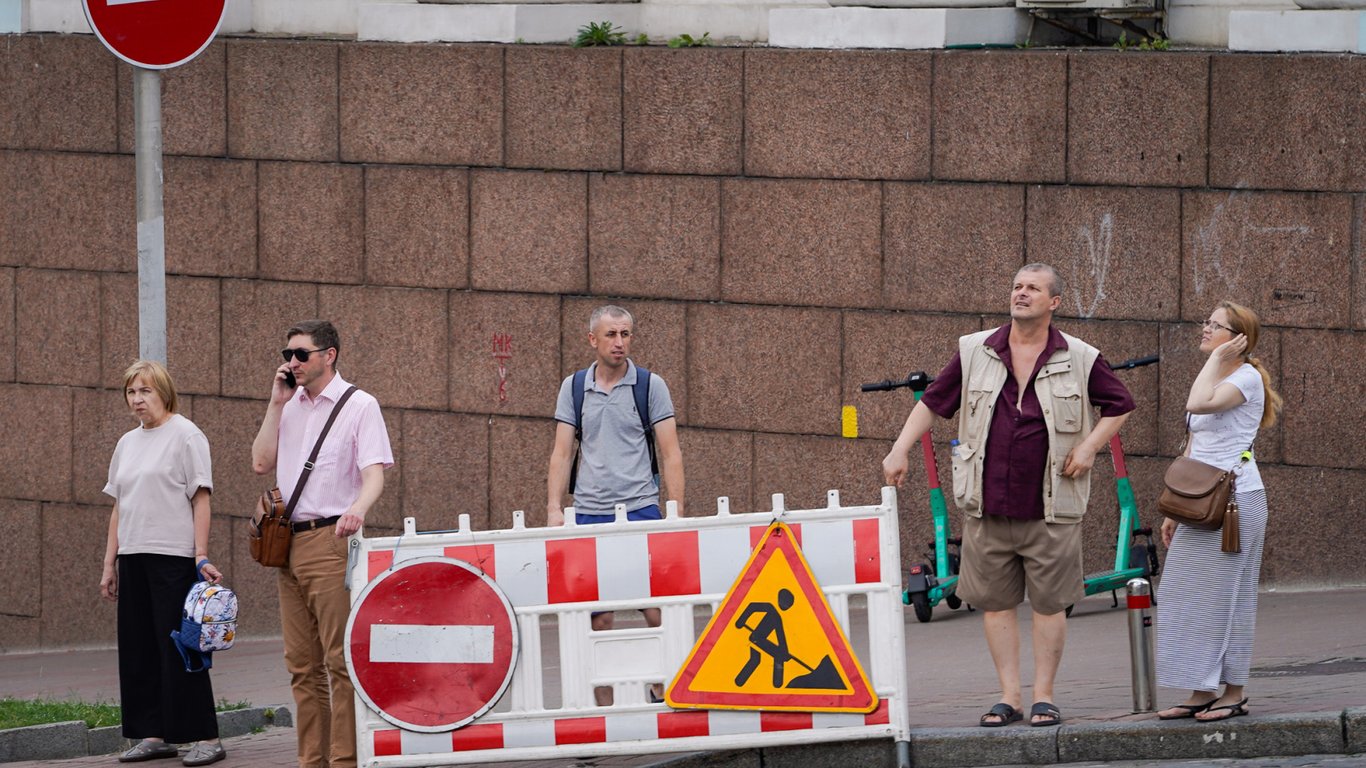 В Киеве на Оболонском проспекте ограничат движение 1-2 июля: в чем причина