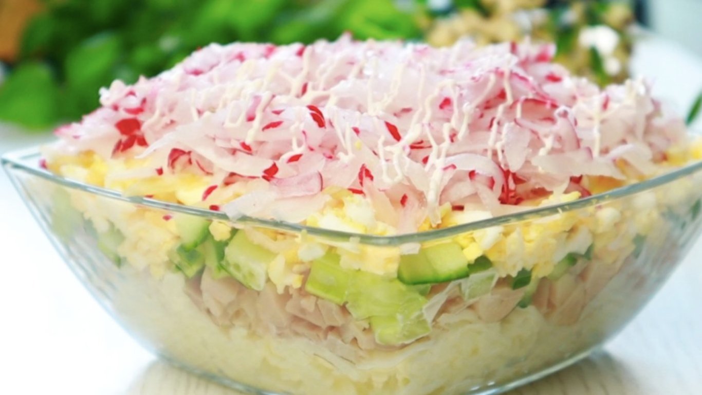 Салат Ласковый май: понадобится 70 г редиса и 2 яйца