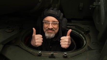 Резников проверил и показал украинские танки "Оплот" - 285x160