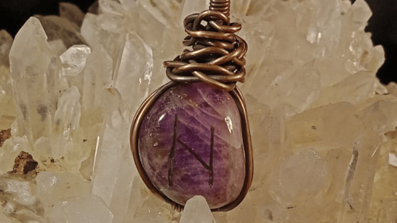 Рунічний гороскоп на повню 9 серпня — Скорпіон