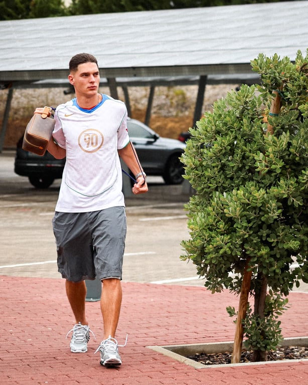 Первый день Георгия Судакова в Бенфике