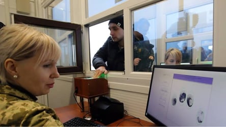 Некоторых украинцев заставят предоставить военно-учетный документ при пересечении границы — детали - 285x160