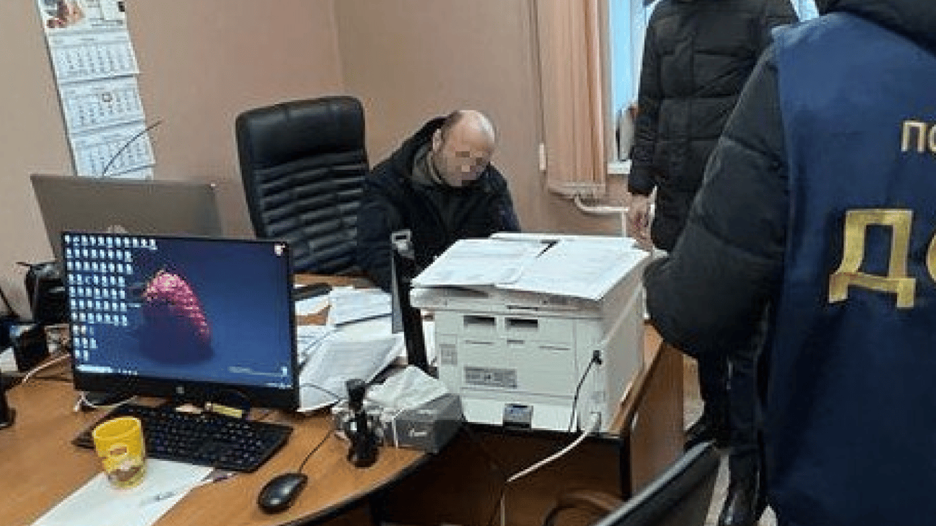 У Києві директор держпідприємства привласнив мільйони: деталі розслідування