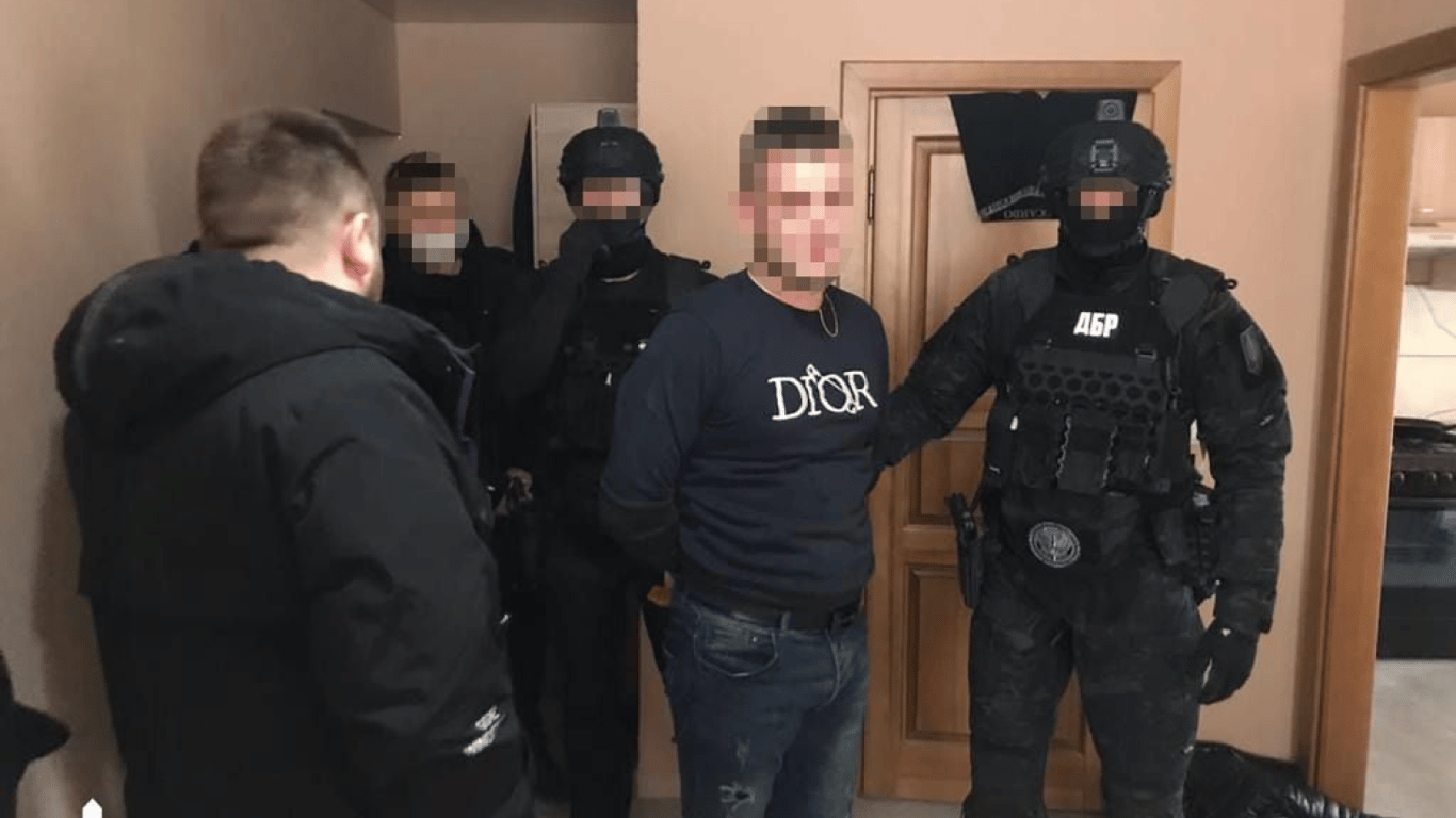 Поймали на взятии немалой суммы — одному из судей Одесчины объявили подозрение