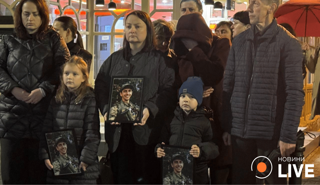 Дочка Ірини Фаріон прощається з Василем Особою