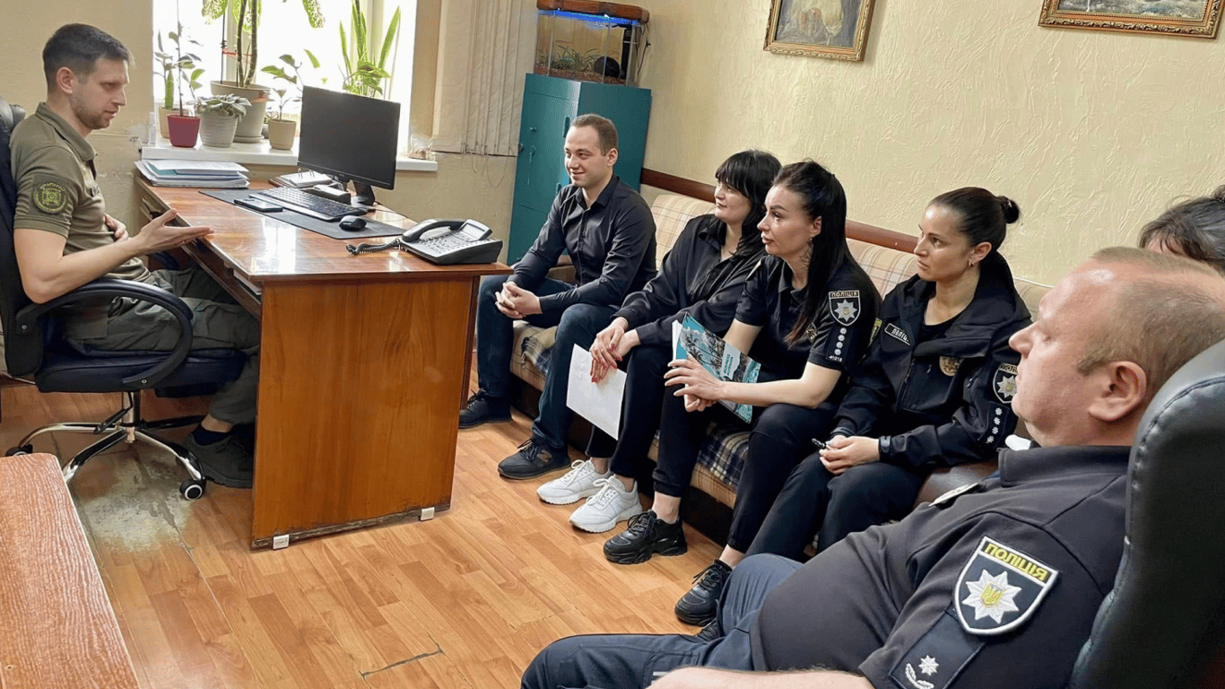 В Одессе в СИЗО якобы заставляли в зубах приносить тапочки: продолжается проверка