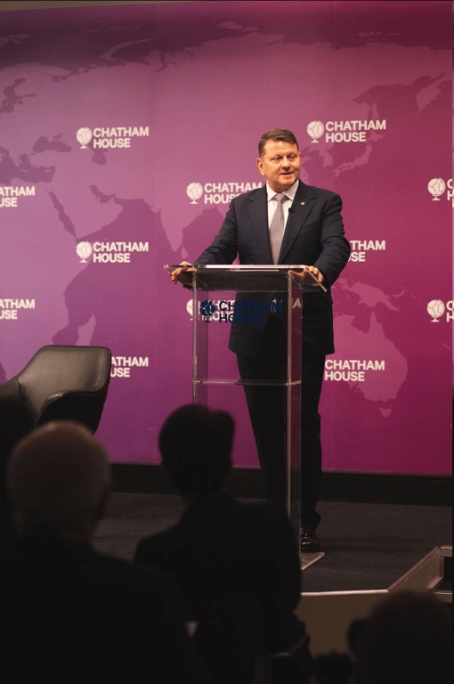 Залужний відвідав унікальну виставку