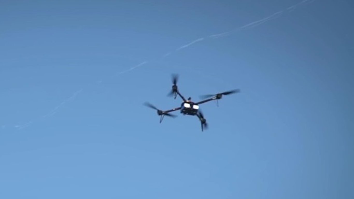 На Херсонщині поліція знищила дрон окупантів з автомата