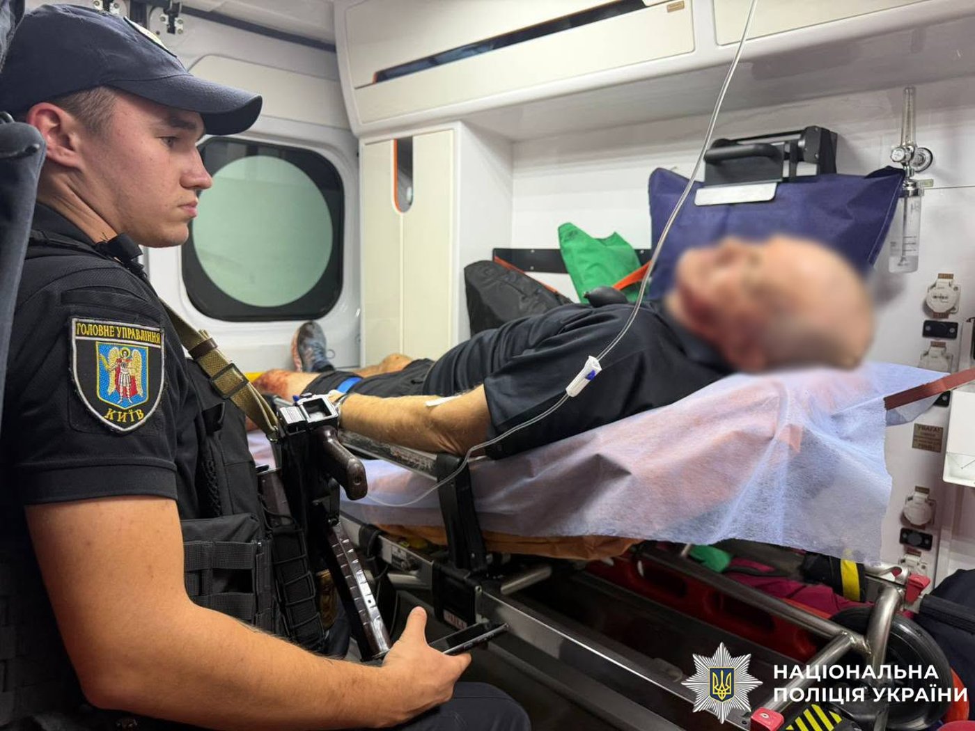 У Києві чоловік кинув гранату