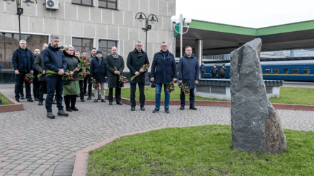 В Укрзалізниці вшанували пам'ять загиблих працівників за два роки повномасштабної війни - 285x160