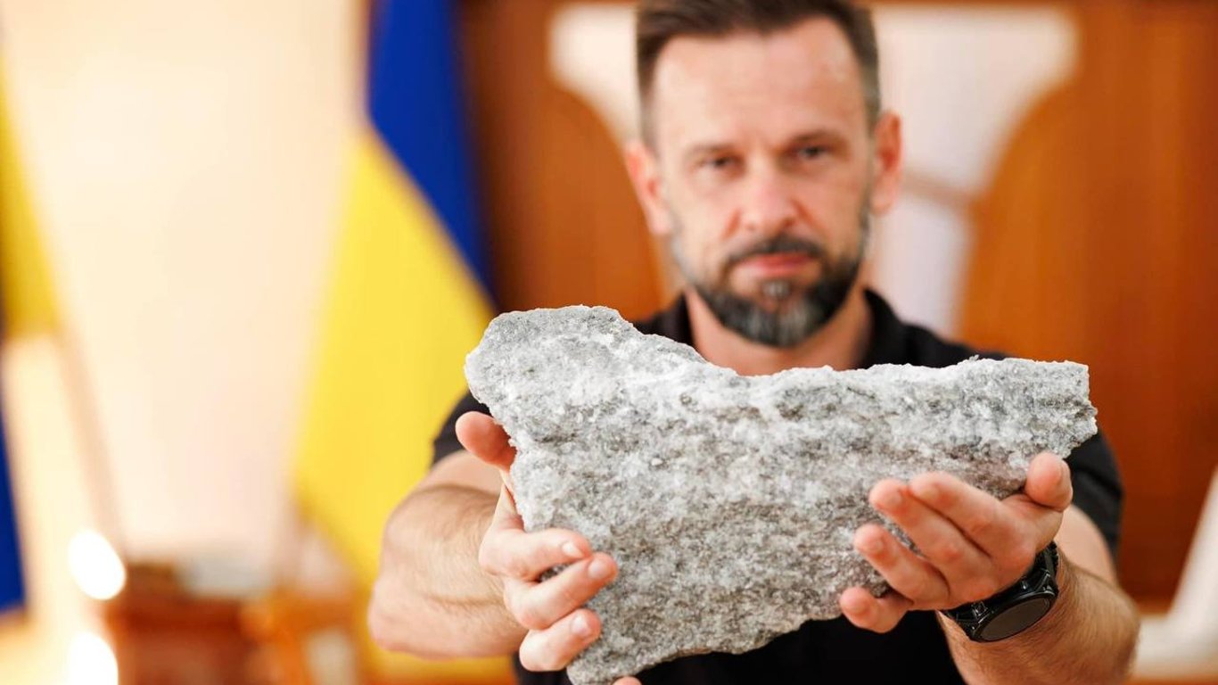 Из Закарпатского месторождения добыли первую соль: что известно