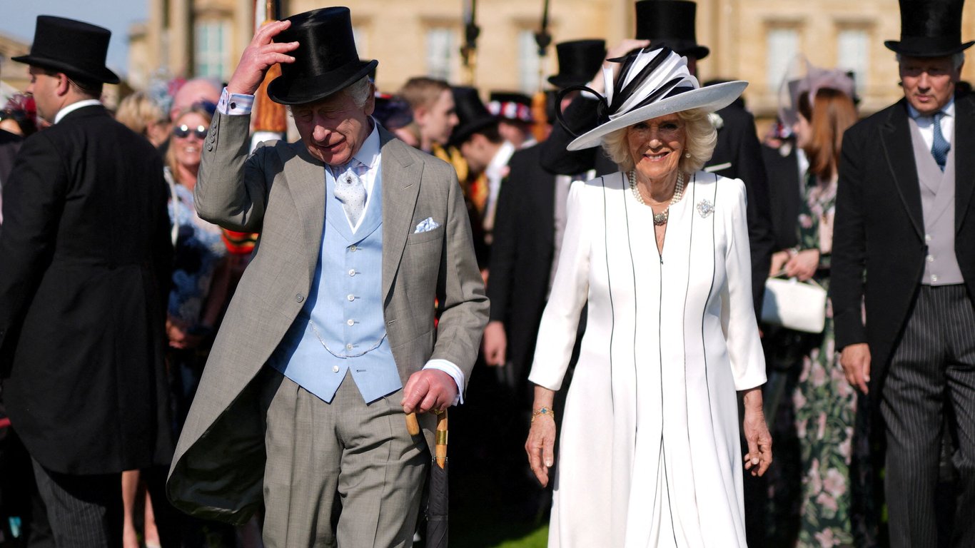 Король Чарльз зі стильною дружиною влаштував садову вечірку