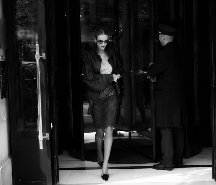 Модель Розі Гантінгтон-Вайтлі. Фото: harpersbazaar.com.au