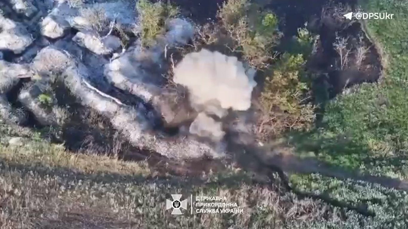 ДПСУ показали роботу дронів на Донеччині — ефектне відео
