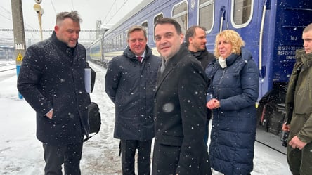 Глава МИД Чехии прибыл в Киев на фоне массированных обстрелов - 285x160