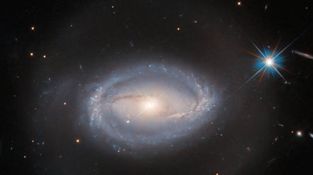 Не могут разгадать даже ученые: Hubble зафиксировал загадочный космический объект - 285x160