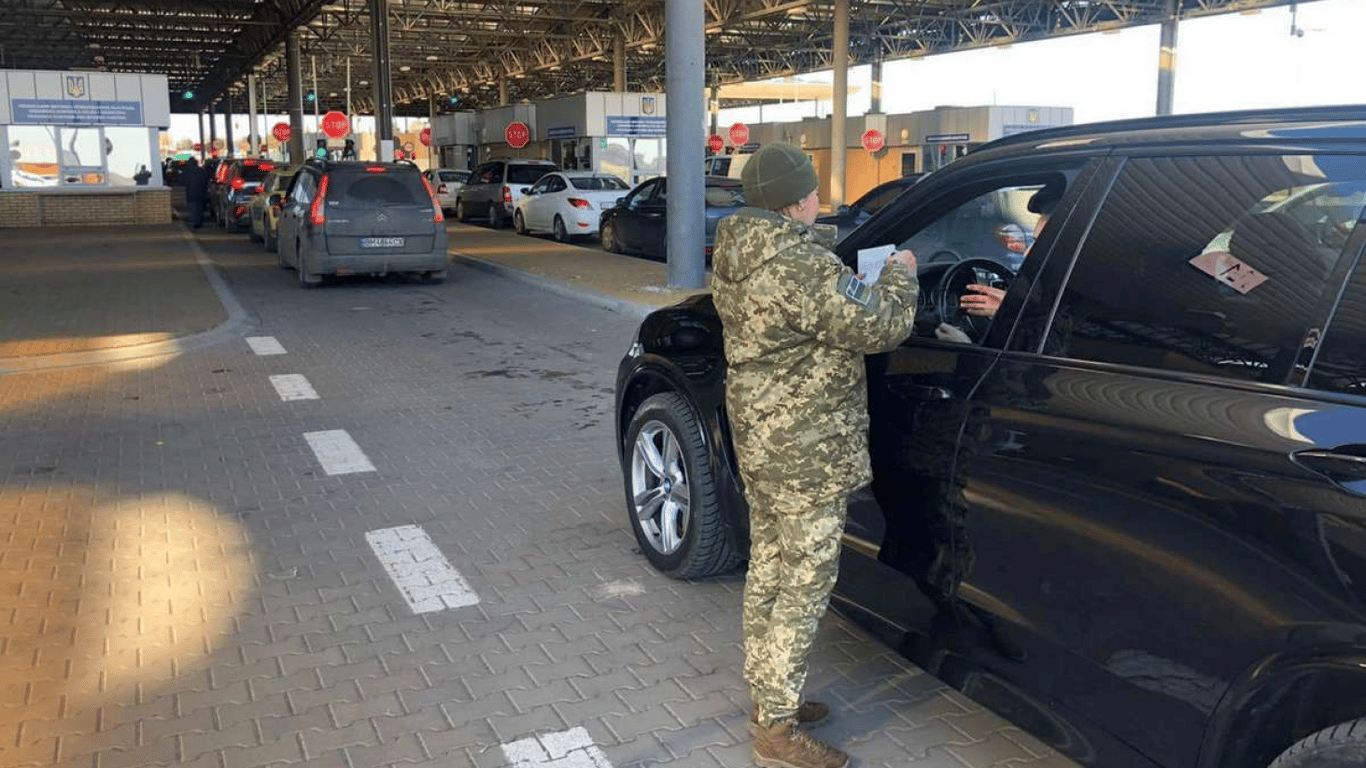 Очереди на границе 23 января — на двух КПП большие пробки