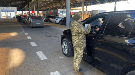 У ДПСУ попередили про черги на КПП — де доведеться затриматись - 285x160