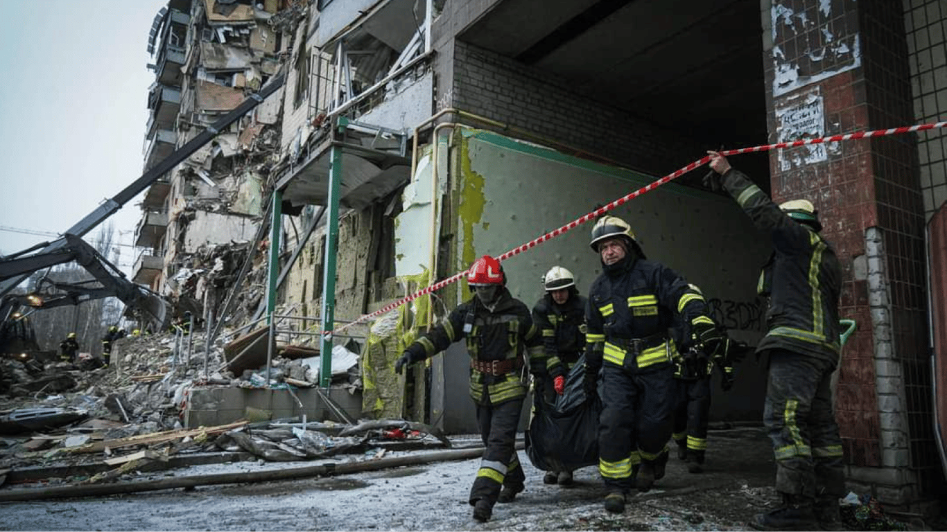 У міськраді Дніпра оновили дані про загиблих внаслідок ракетного удару по багатоповерхівці