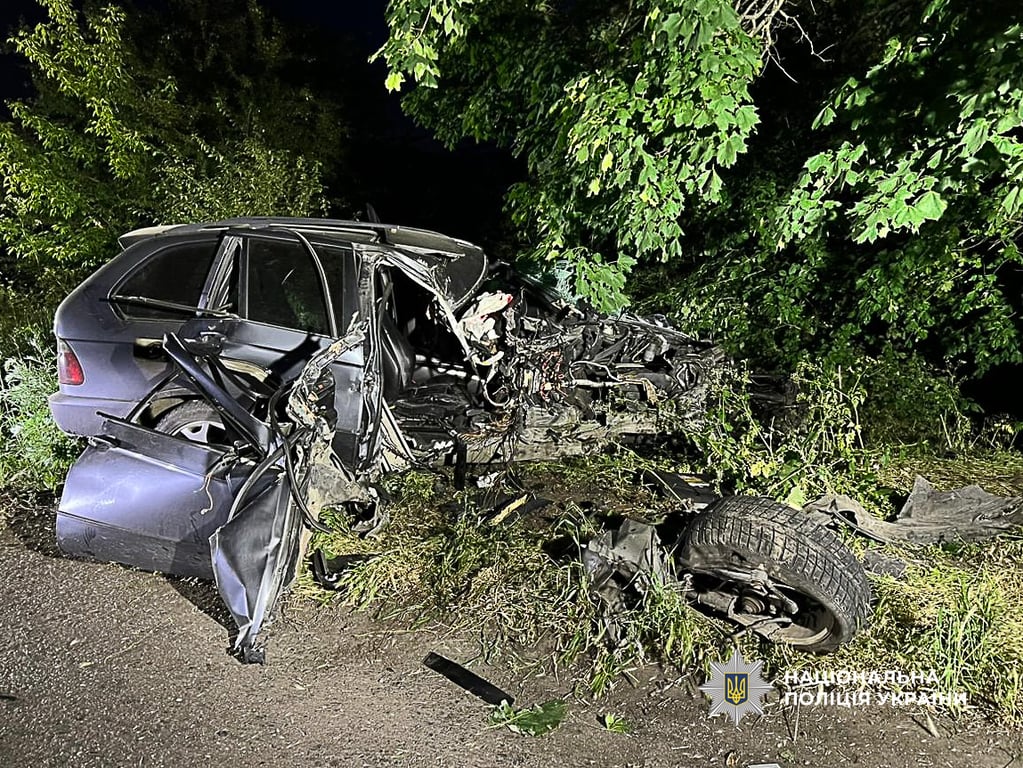 На Одещині нетверезий водій на BMW влетів у дерево — є загиблі - фото 3