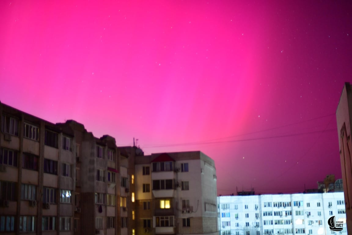 Багряне небо в Одесі, 10 травня