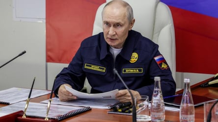 Путін ховається від дронів у бронепоїзді та фейкових кортежах - 285x160