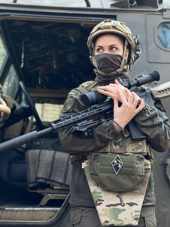 Оксана "Оксі"