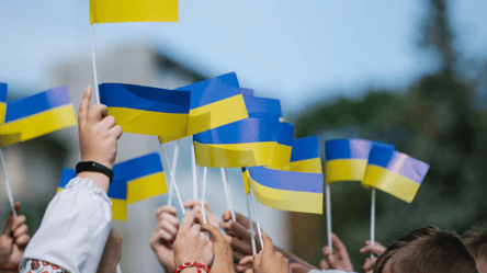 Сьогодні Україна відзначає День Державності: головне про свято - 285x160