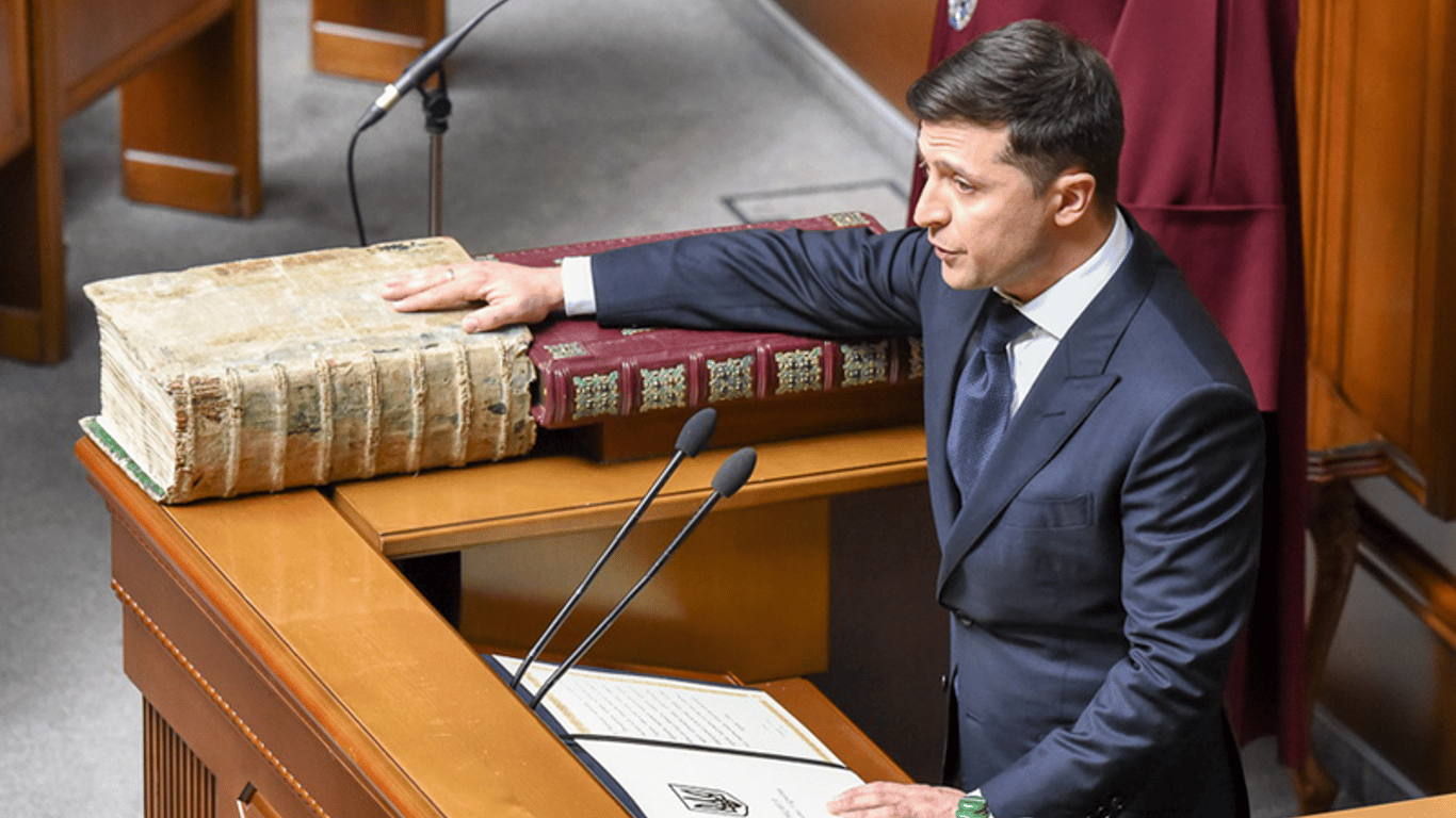Вибори 2024 - в ЦВК пояснили чи законно Зеленський залишається президентом