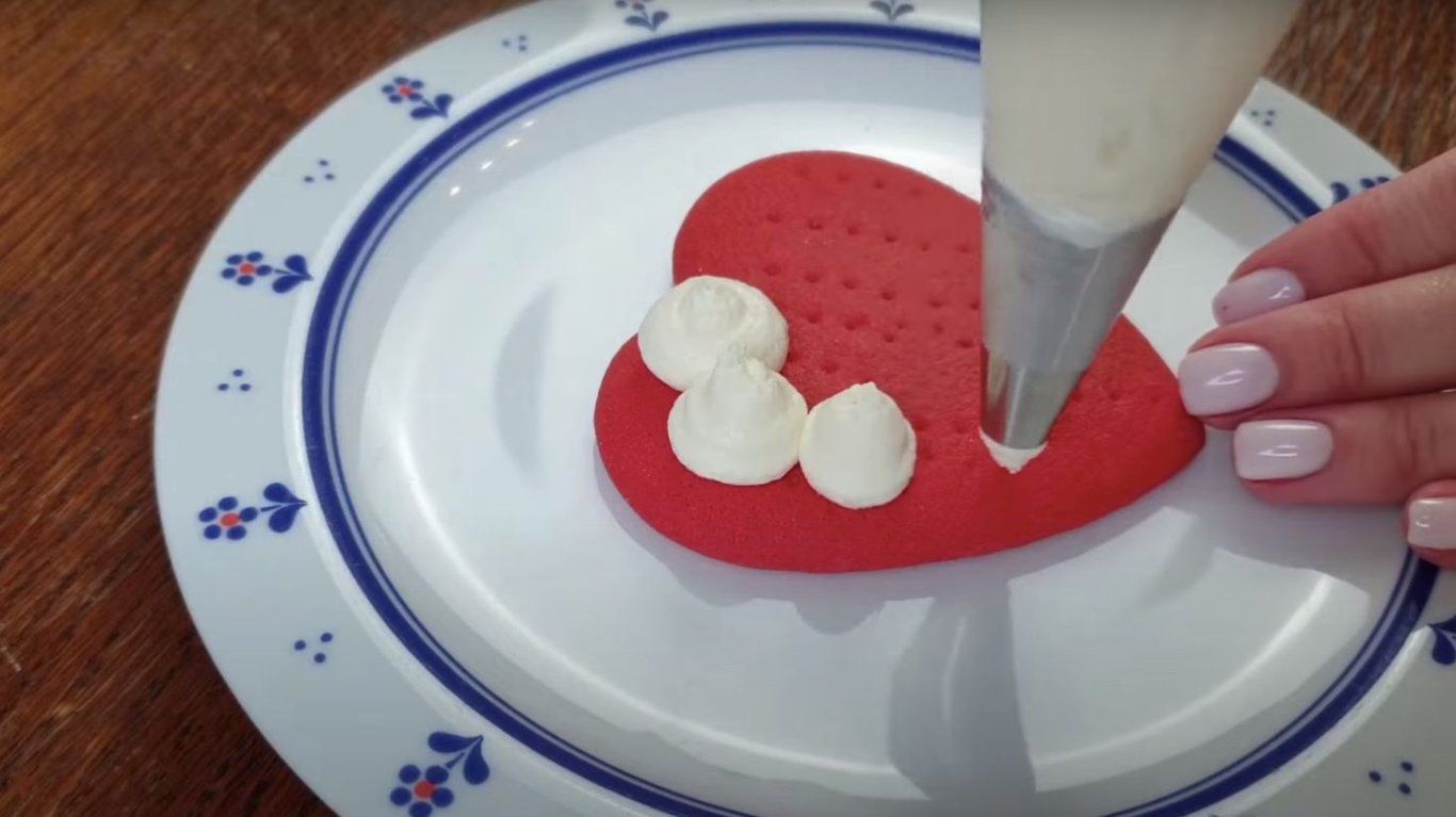 вкусный десерт на День влюбленных 