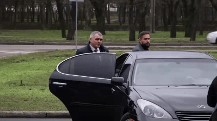 Магнитола за 35 тысяч в машину мэра Николаева: еще один скандальный тендер - 285x160