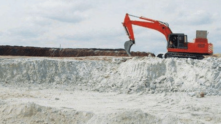 В Мариуполе закрылся важный карьер — оккупанты исчерпали запасы - 290x160