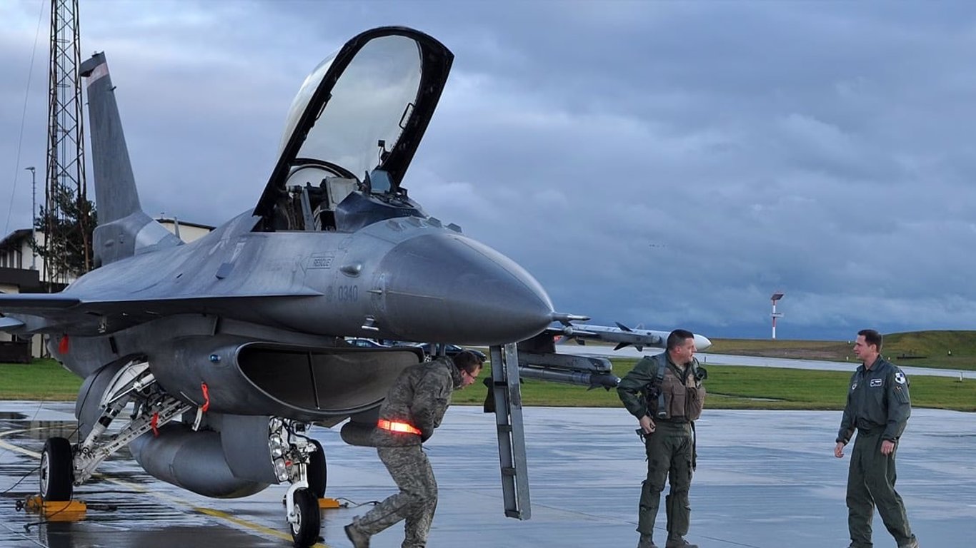 В НАТО назвали основные проблемы подготовки украинских пилотов на истребителях F-16