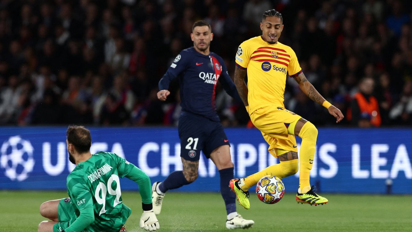 Рафинья забил ПСЖ, Барселона ведет в счете во Франции