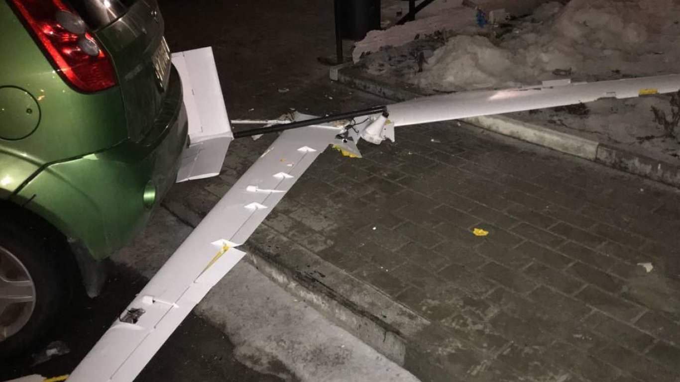 В Белгороде дрон влетел в окно квартиры, обломки еще двух — приземлились во дворах