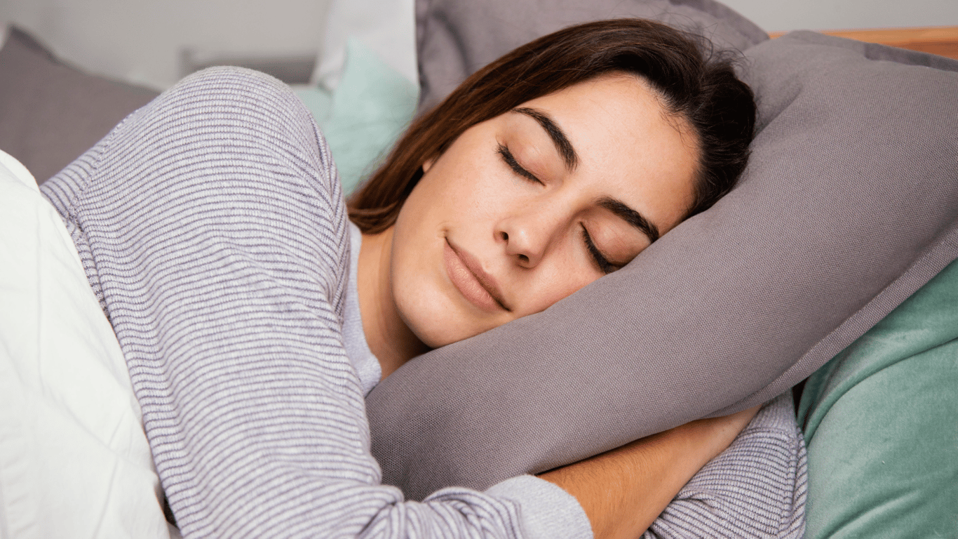 Стало известно, на какой стороне спать полезнее для здоровья