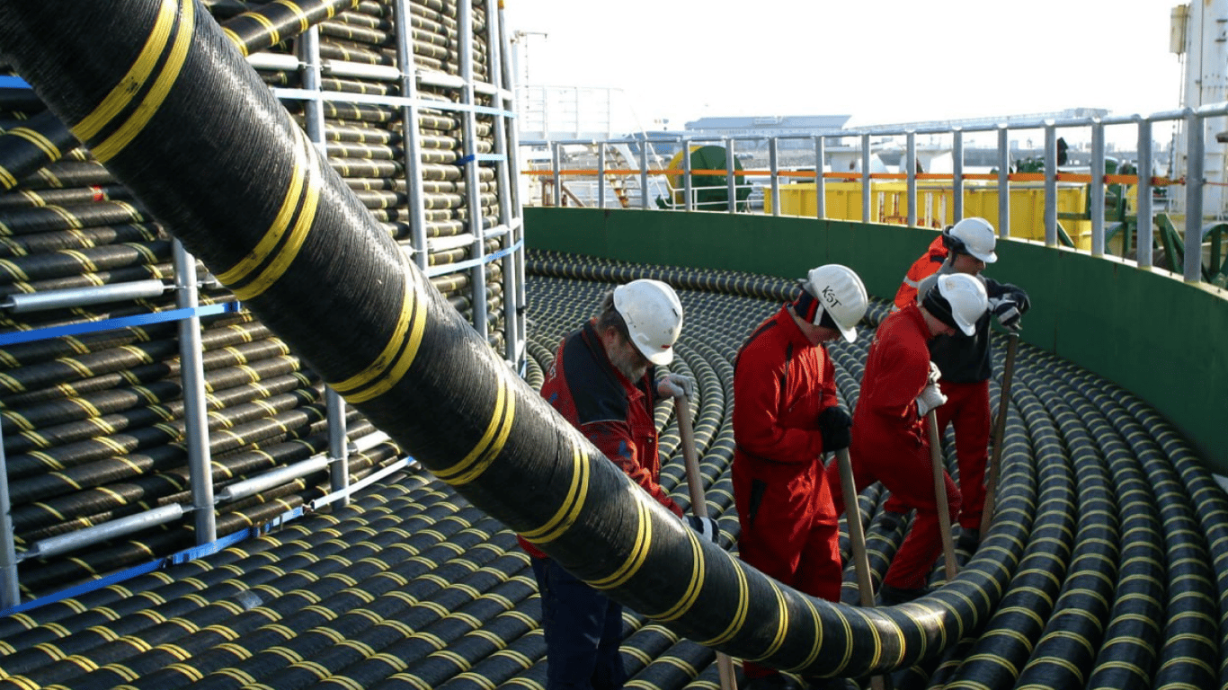 У Червоному морі перерізали три кабелі, які забезпечують глобальне з'єднання з інтернетом