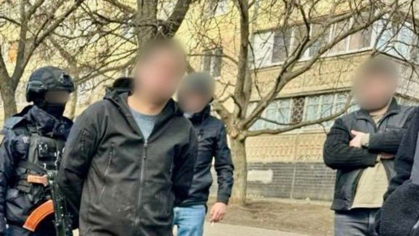 Вимагав хабаря за надання дозволу торгівлі — в Одесі затримали співробітника міськради