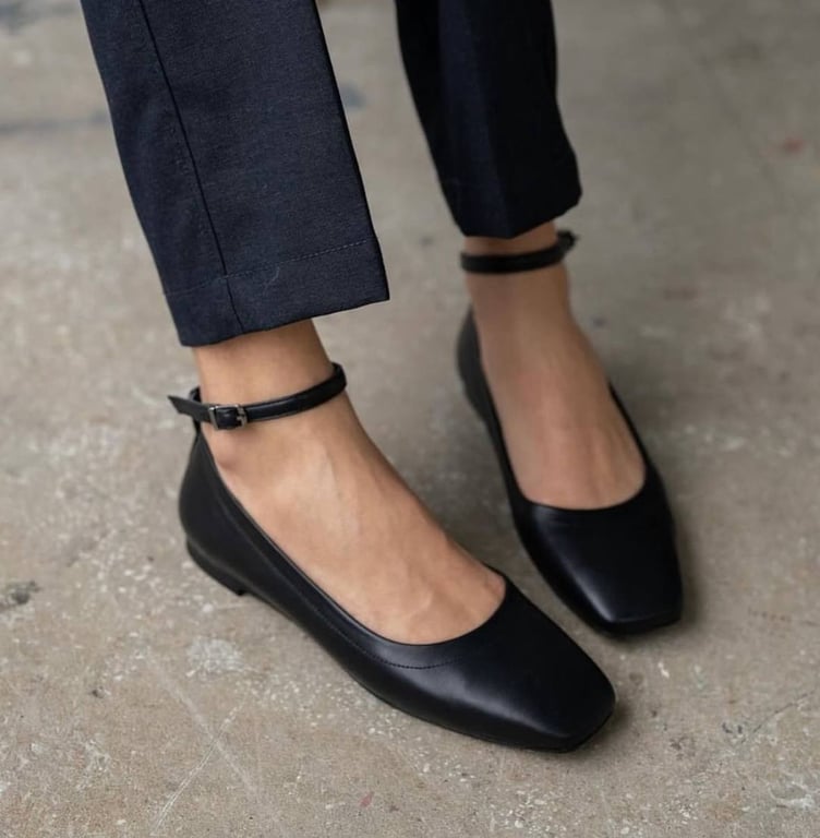 Simple and laconic ballet flats will always be in demand