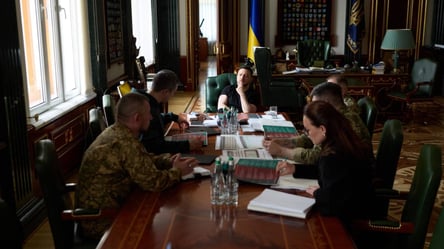 Зеленський озвучив підсумки квітневих боїв на фронті: є вагомі покращення - 290x166