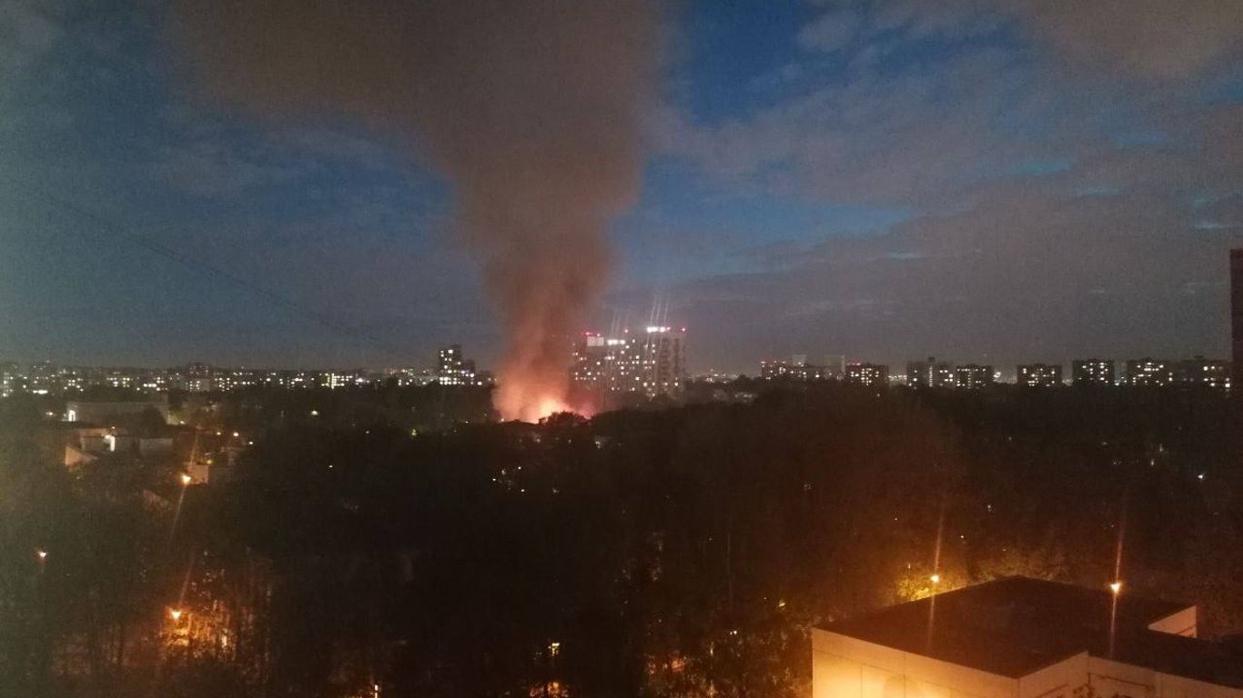 У Москві палає адміністративна будівля