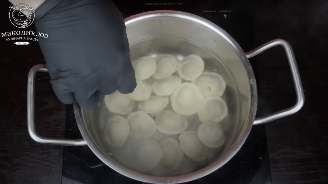 смачний рецепт заварного тіста для пельменів та вареників