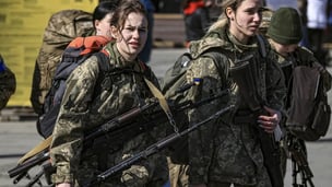 Военный рассказал о пользе женщин на фронте - 285x160