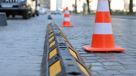В Киеве на 40 участках дорог установили делиниаторы - 285x160