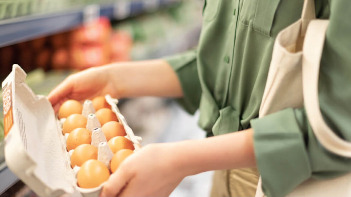 Ціни на яйця у супермаркетах суттєво зросли — скільки коштують у жовтні