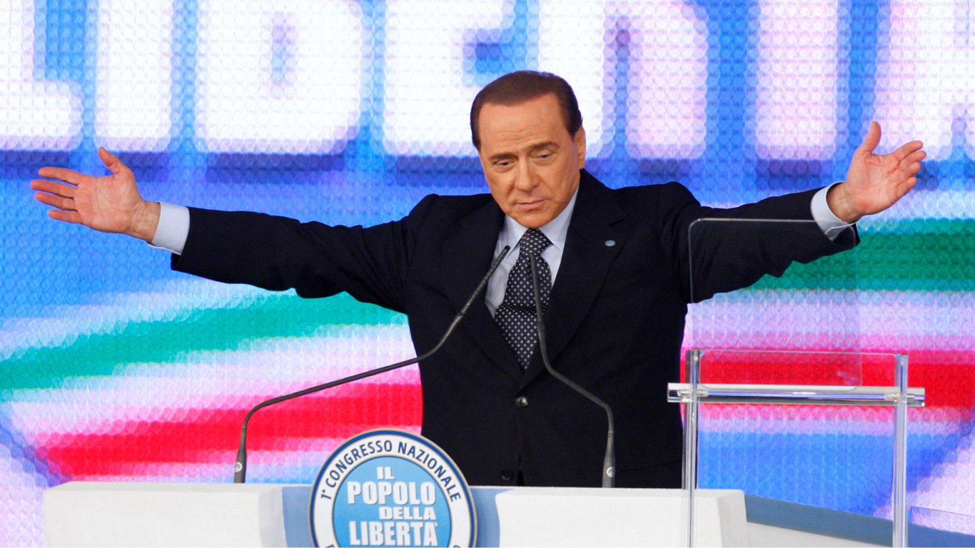 Відомий телеведучий прокоментував смерть Берлусконі та згадав Муссоліні
